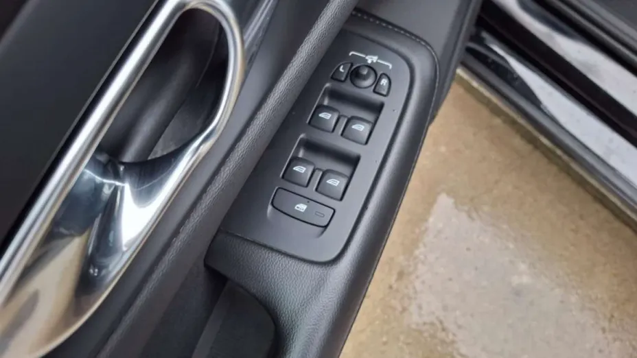 VOLVO V60 -