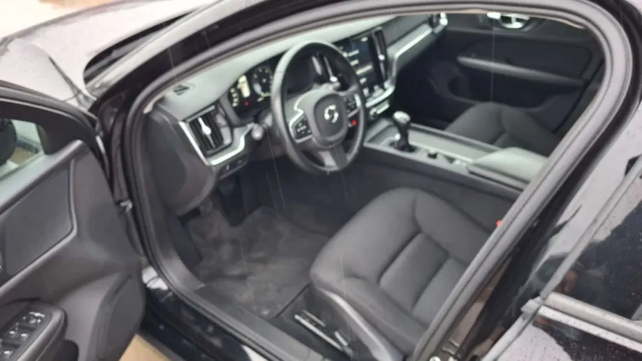 VOLVO V60 -