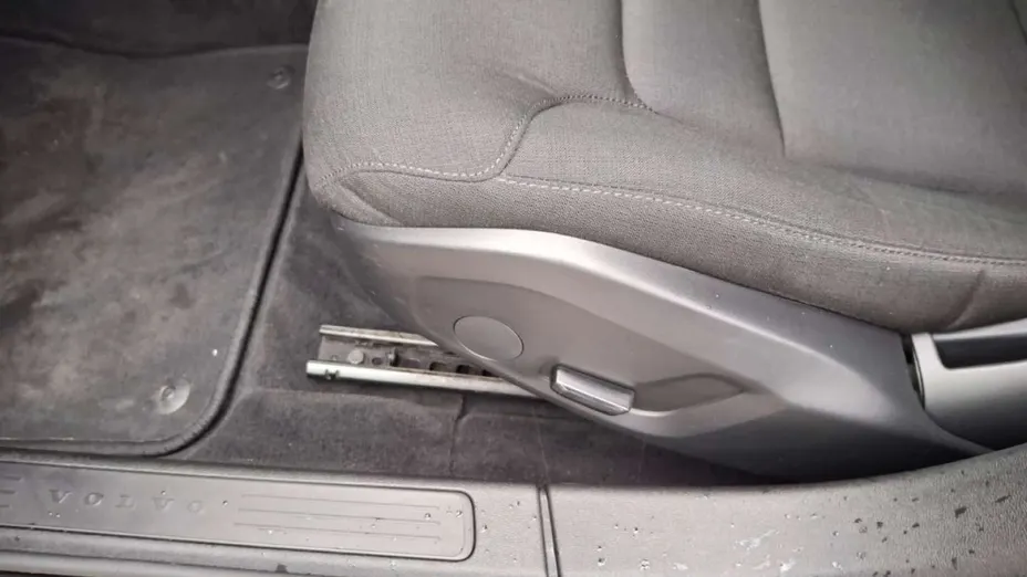 VOLVO V60 -