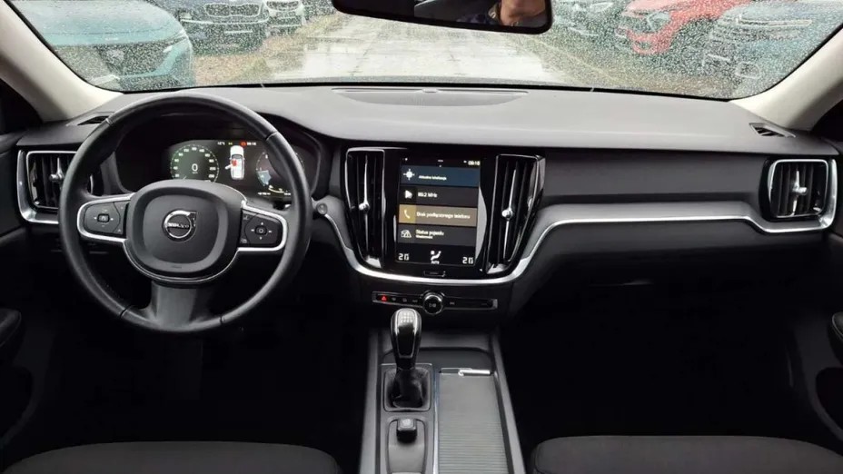 VOLVO V60 -