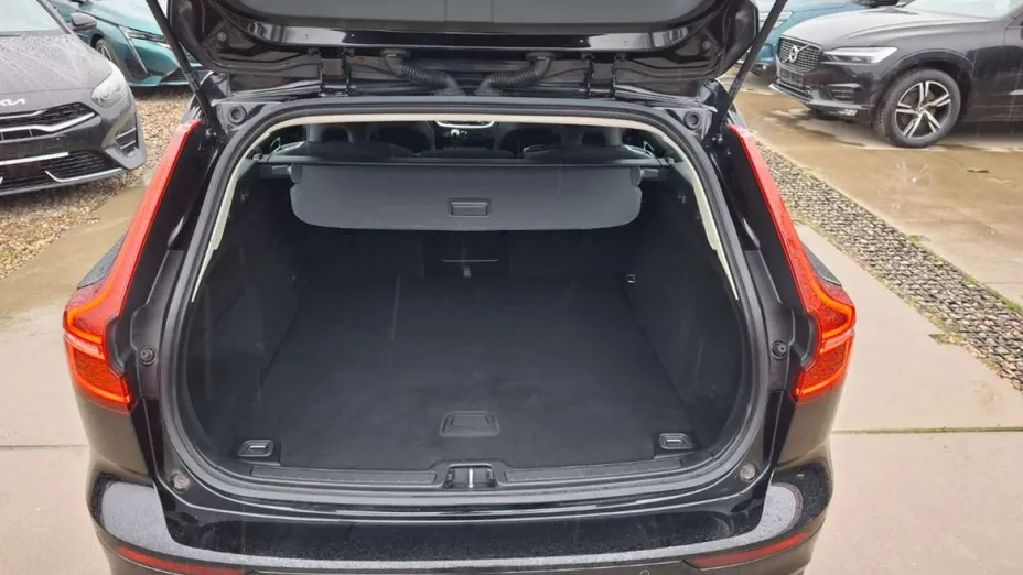 VOLVO V60 -
