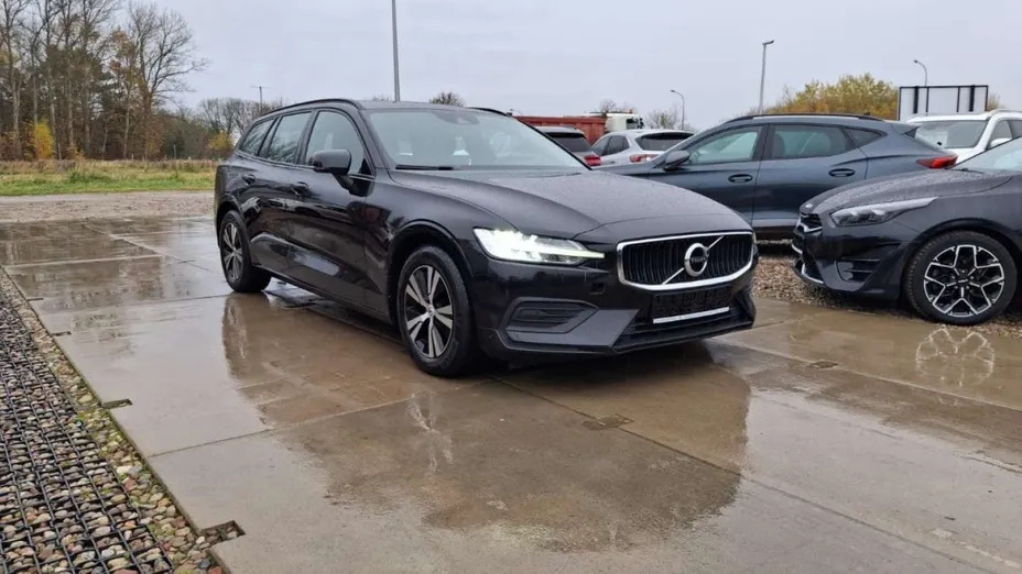 VOLVO V60 -