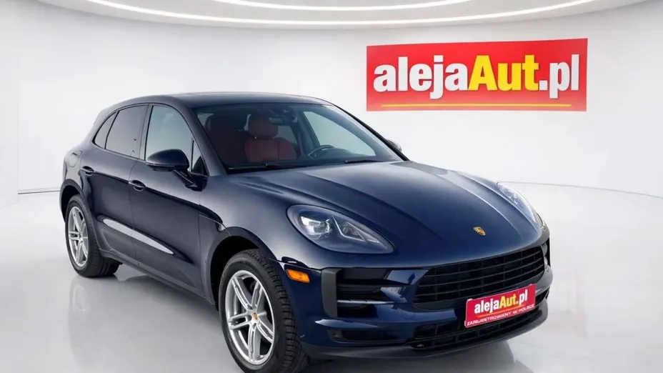 PORSCHE Macan -