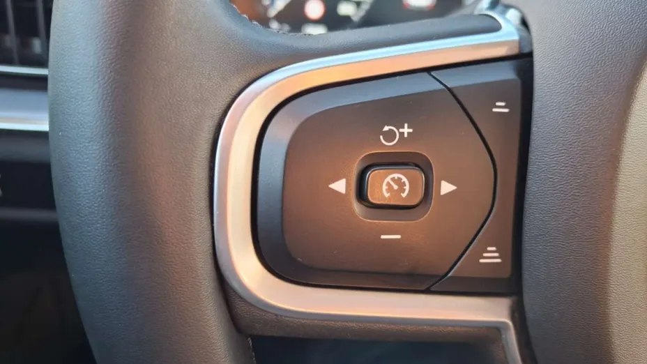 VOLVO V60 -