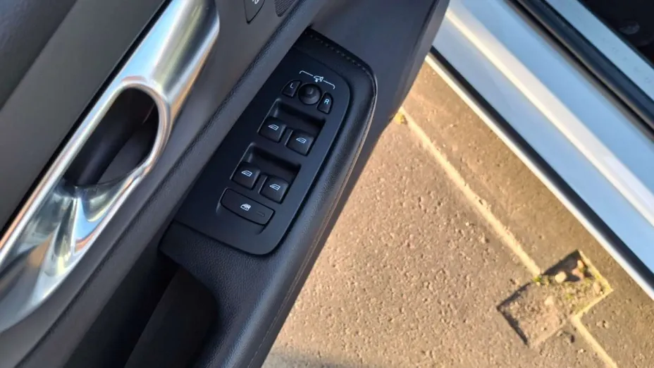 VOLVO V60 -