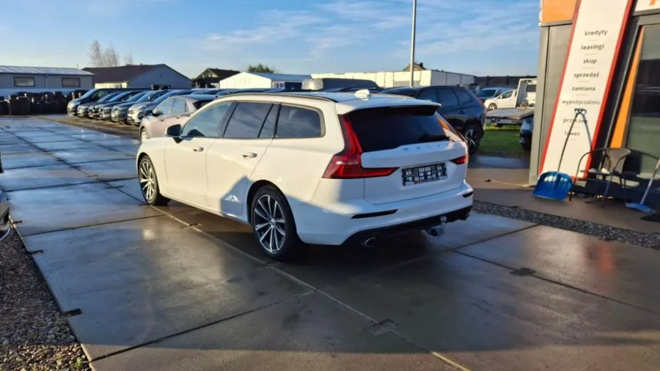 VOLVO V60 -