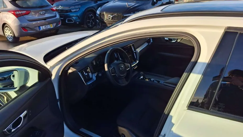 VOLVO V60 -