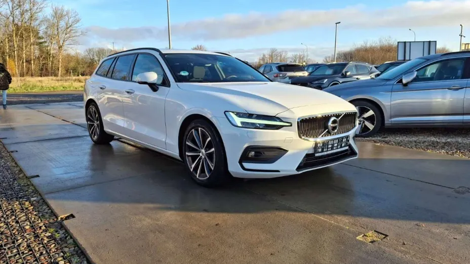 VOLVO V60 -
