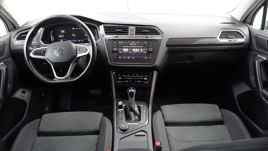 VOLKSWAGEN Tiguan -