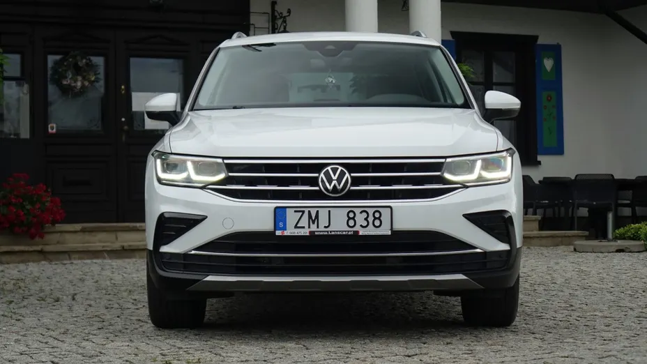 VOLKSWAGEN Tiguan -