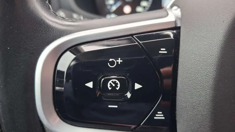 VOLVO V60 -