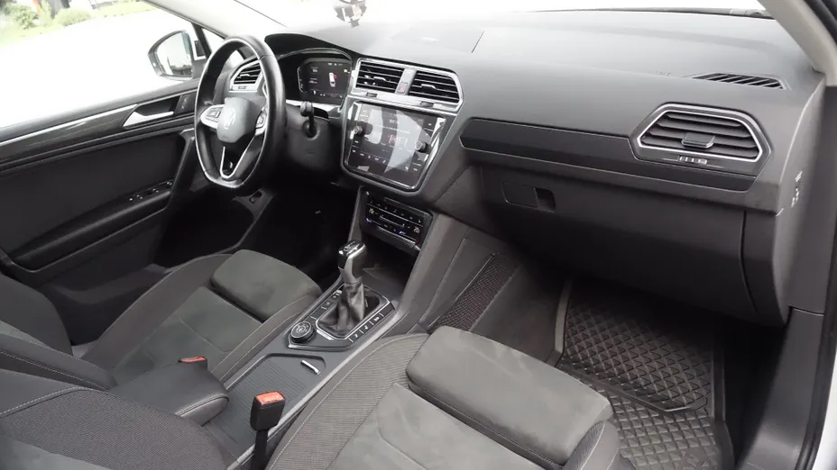 VOLKSWAGEN Tiguan -