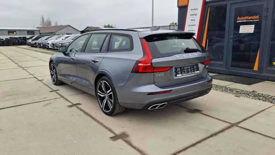 VOLVO V60 -