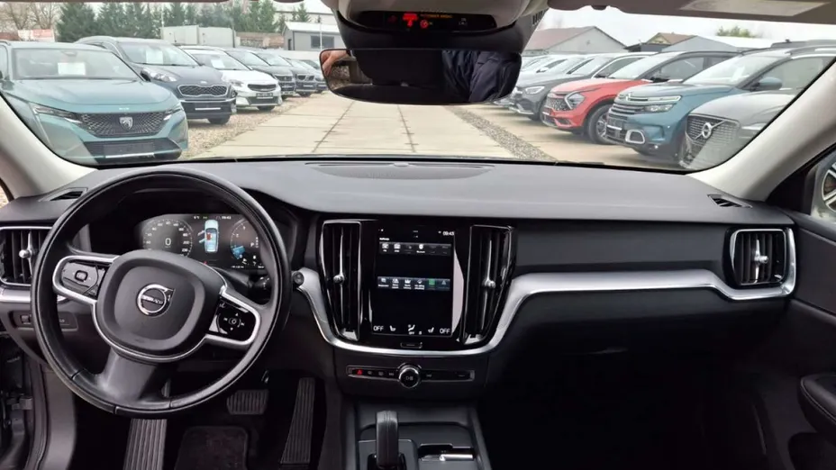 VOLVO V60 -