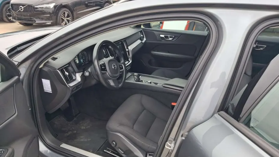 VOLVO V60 -