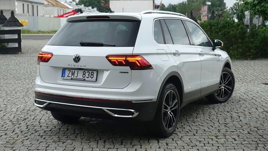 VOLKSWAGEN Tiguan -