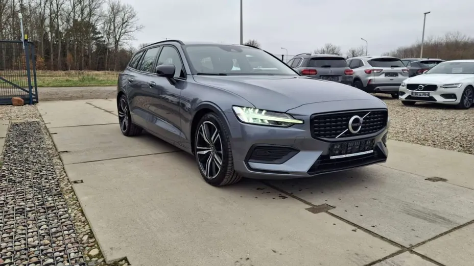 VOLVO V60 -
