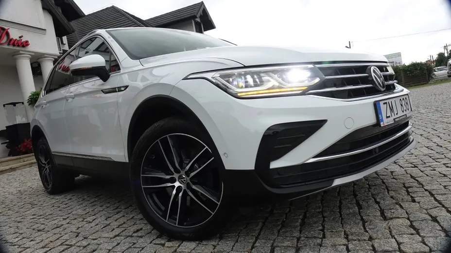 VOLKSWAGEN Tiguan -