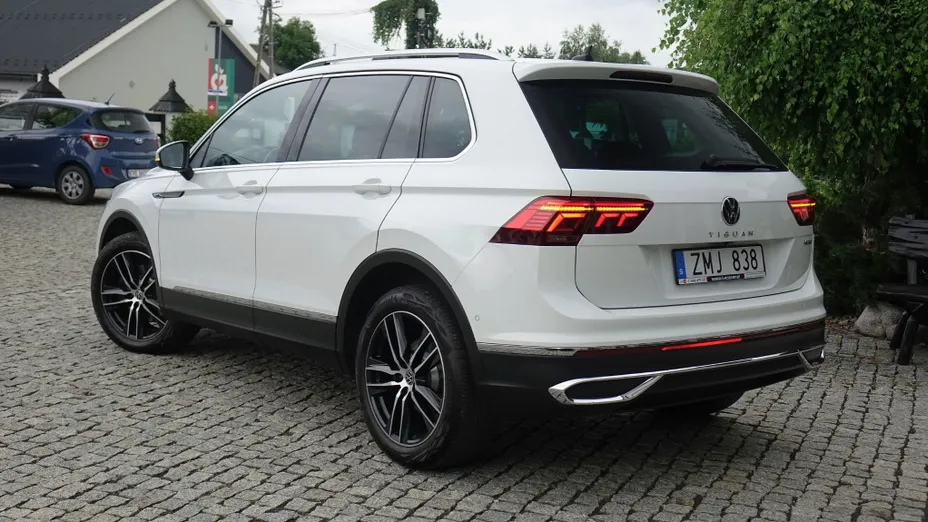 VOLKSWAGEN Tiguan -