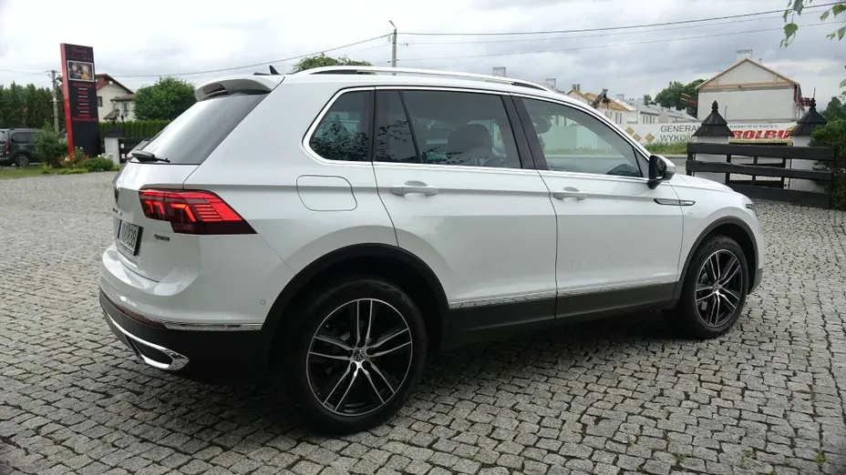 VOLKSWAGEN Tiguan -