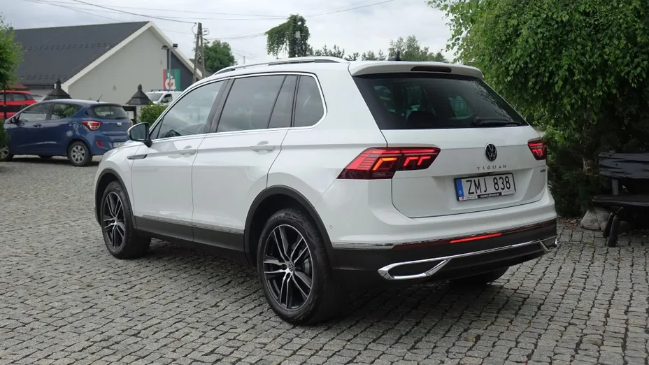 VOLKSWAGEN Tiguan -