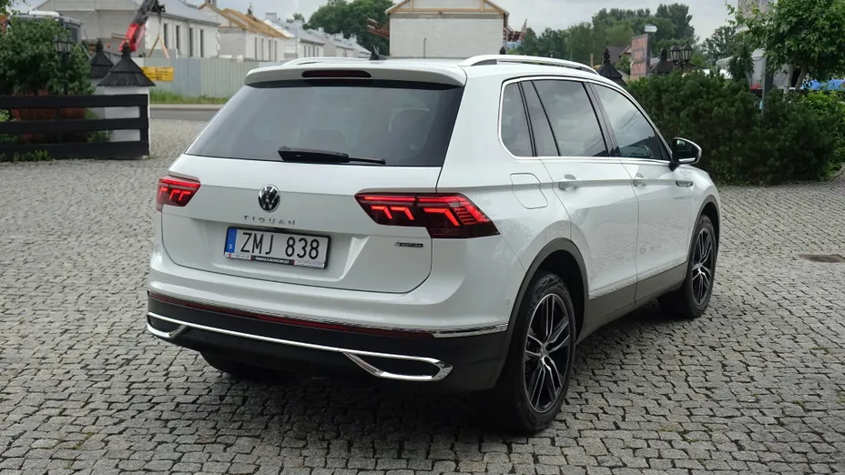 VOLKSWAGEN Tiguan -