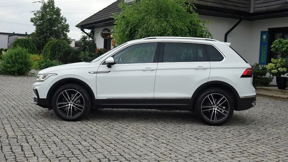 VOLKSWAGEN Tiguan -
