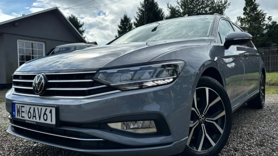VOLKSWAGEN Passat -