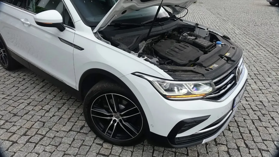 VOLKSWAGEN Tiguan -