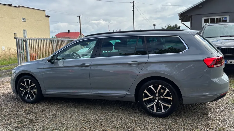VOLKSWAGEN Passat -