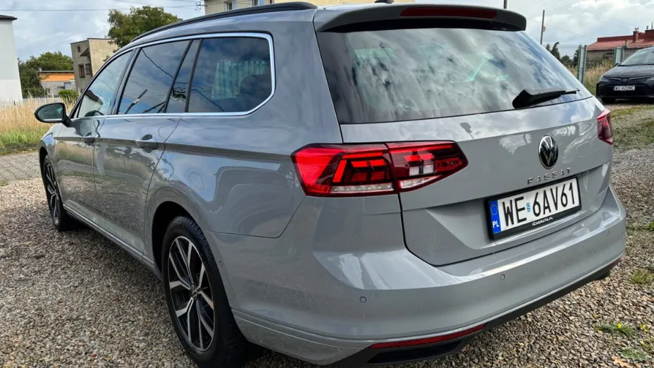 VOLKSWAGEN Passat -