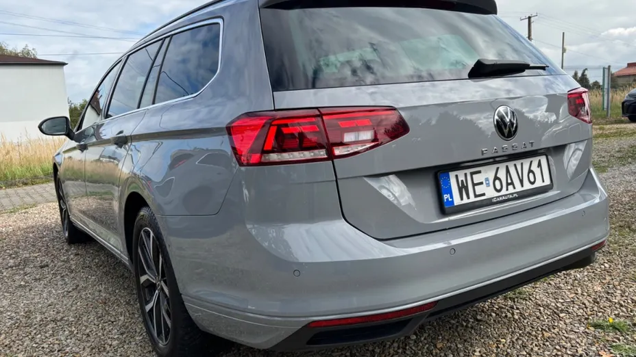 VOLKSWAGEN Passat -