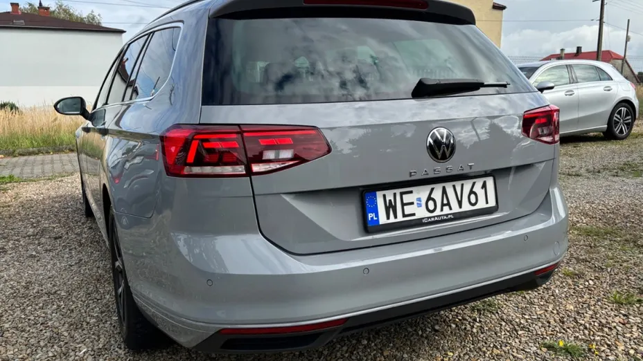 VOLKSWAGEN Passat -
