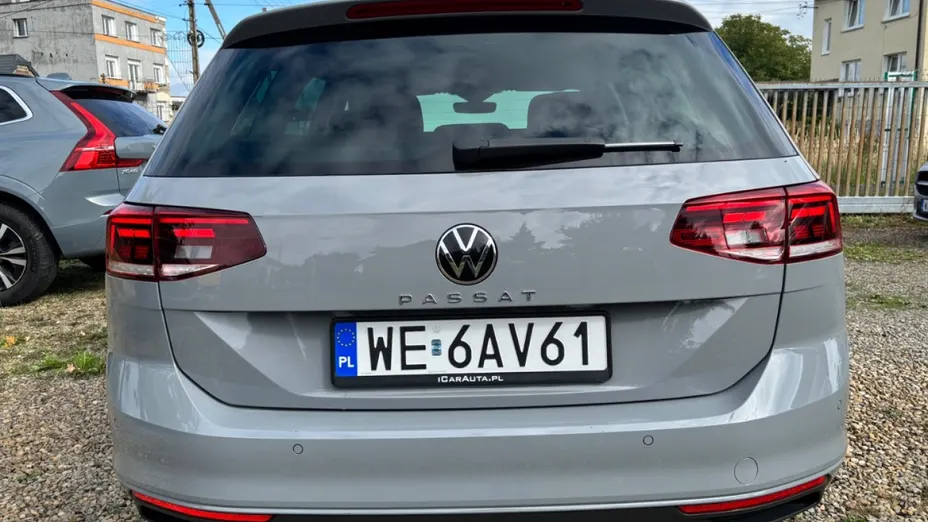 VOLKSWAGEN Passat -