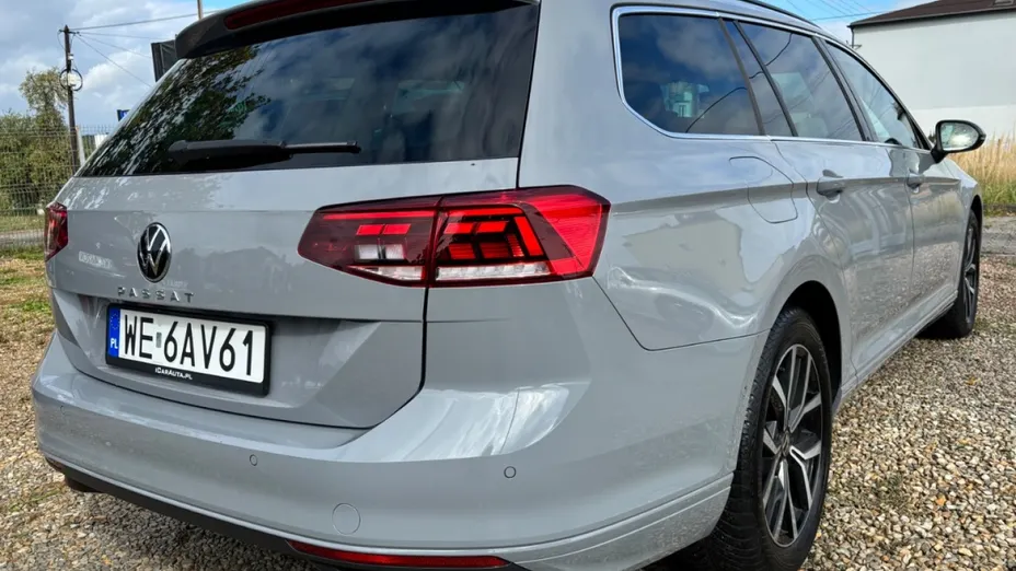 VOLKSWAGEN Passat -