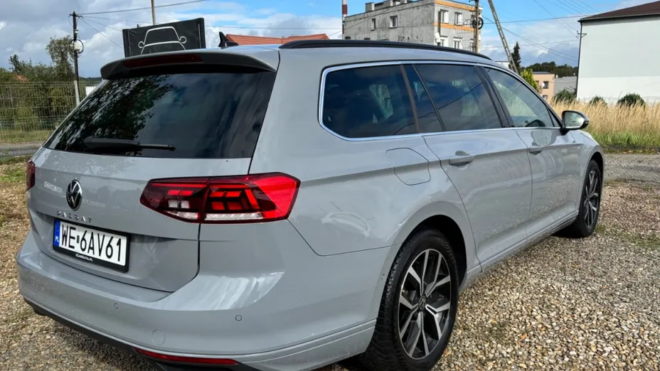 VOLKSWAGEN Passat -