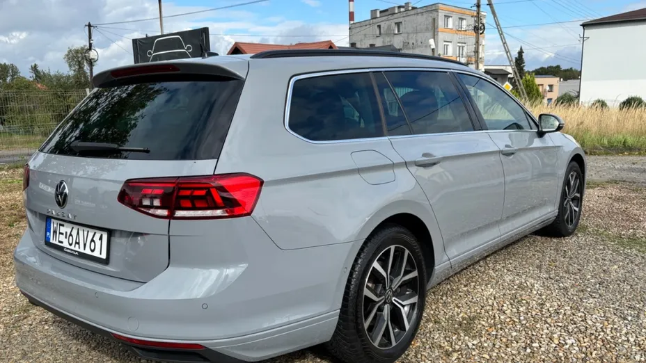 VOLKSWAGEN Passat -