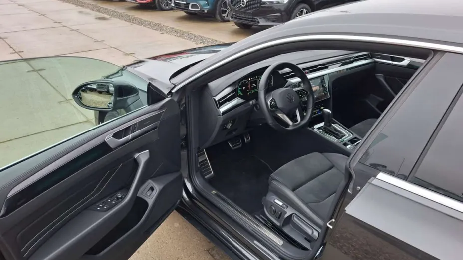 VOLKSWAGEN Arteon -