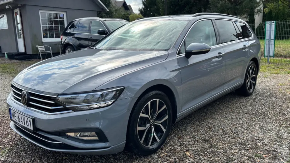 VOLKSWAGEN Passat -