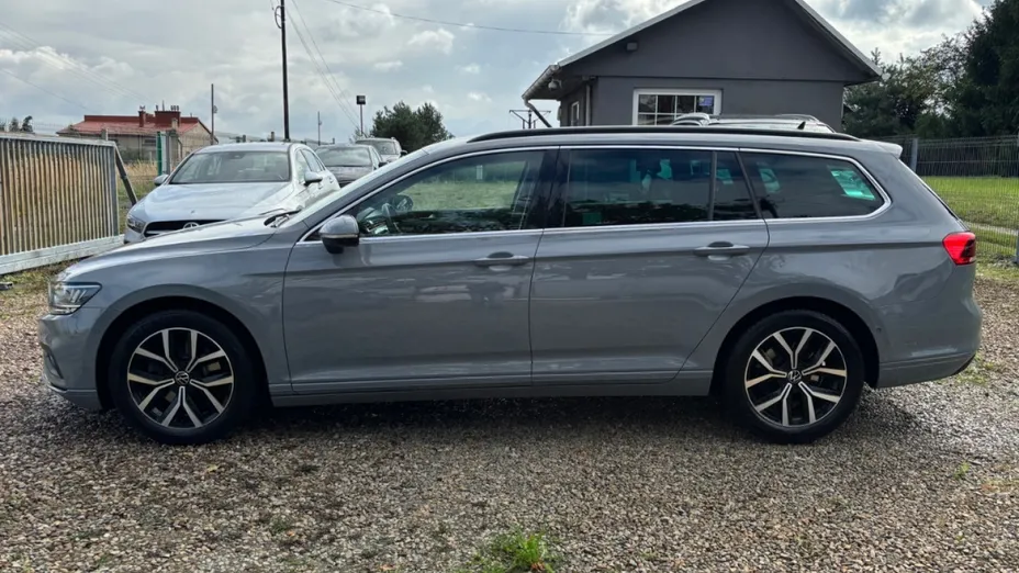VOLKSWAGEN Passat -