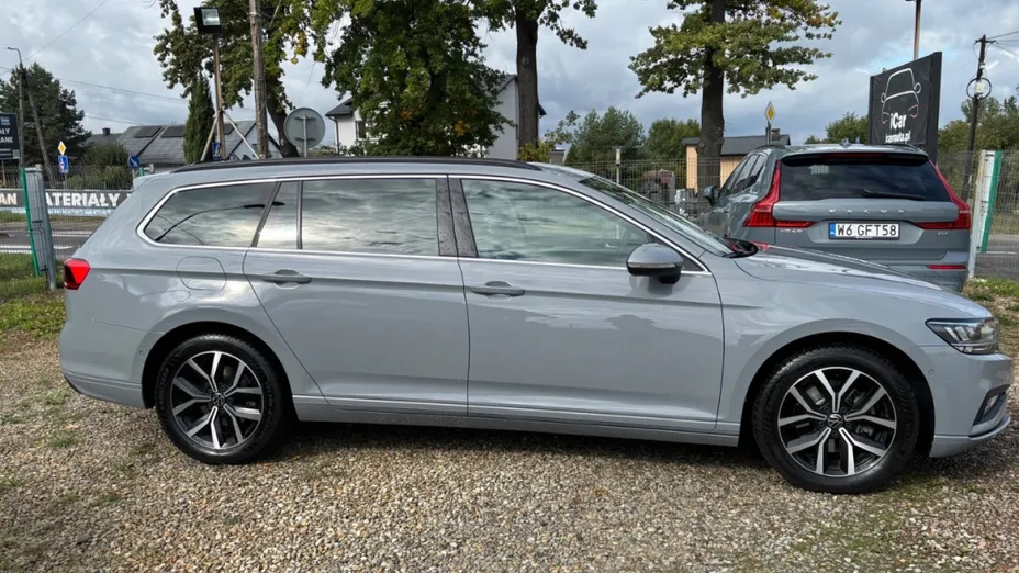 VOLKSWAGEN Passat -