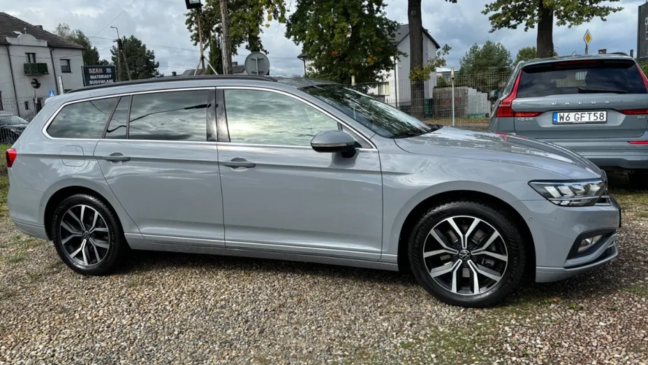 VOLKSWAGEN Passat -
