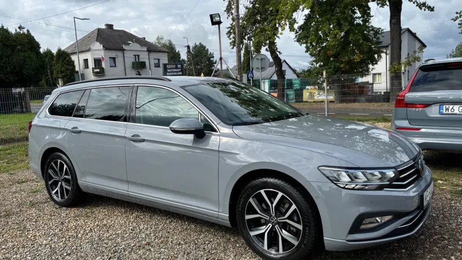 VOLKSWAGEN Passat -