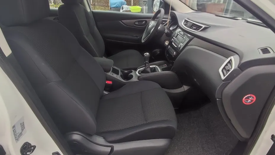 NISSAN Qashqai -
