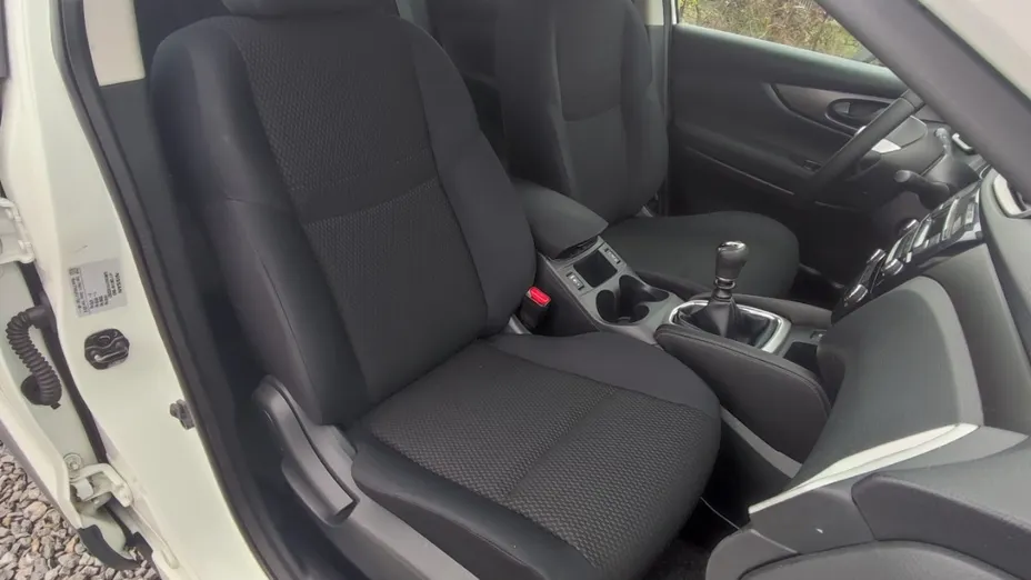 NISSAN Qashqai -