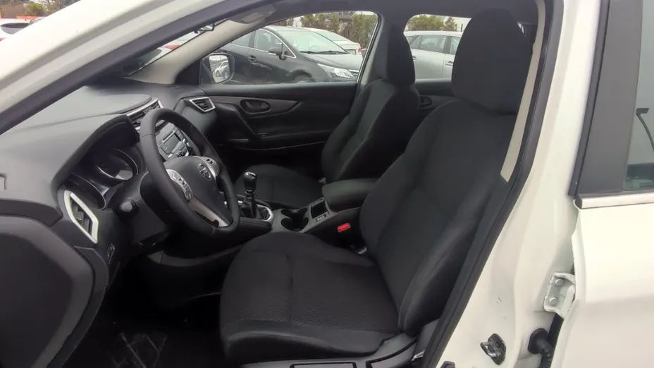 NISSAN Qashqai -