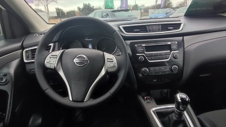 NISSAN Qashqai -