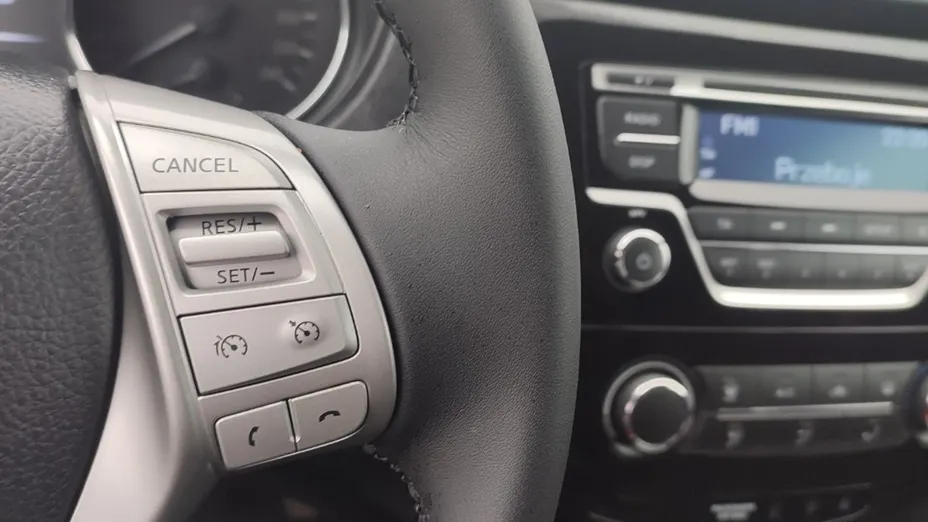 NISSAN Qashqai -