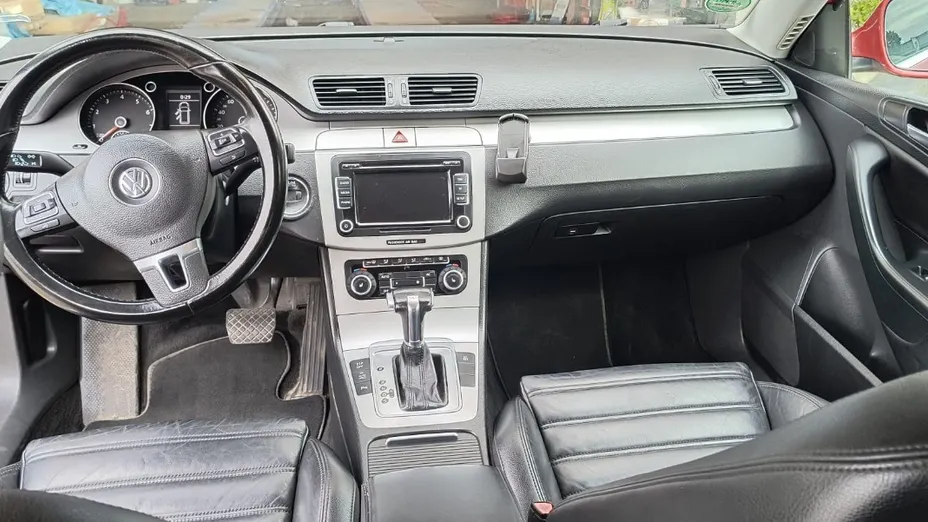 VOLKSWAGEN Passat -