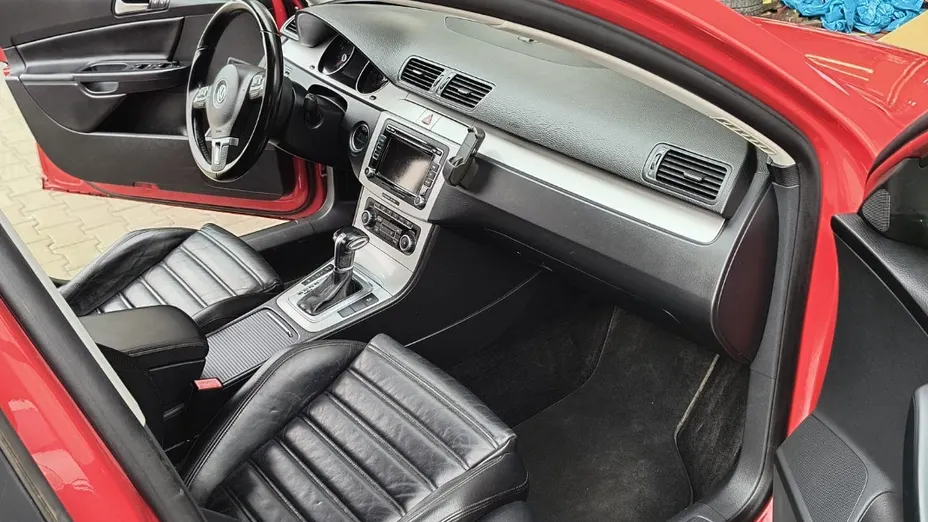 VOLKSWAGEN Passat -
